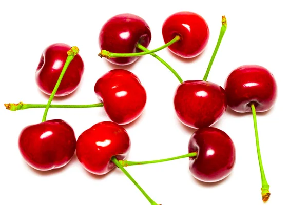 Cerezas aisladas sobre fondo blanco —  Fotos de Stock