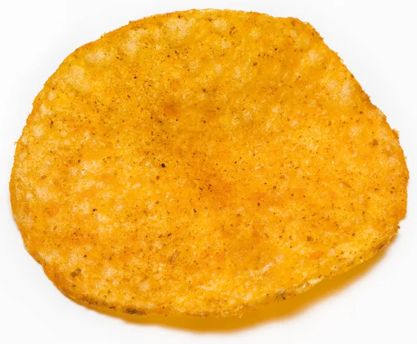 Potatischips närbild isolerad på en vit bakgrund — Stockfoto