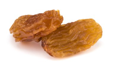 Beyaz arka plan üzerinde izole kuru kuru üzüm. Yakın çekim