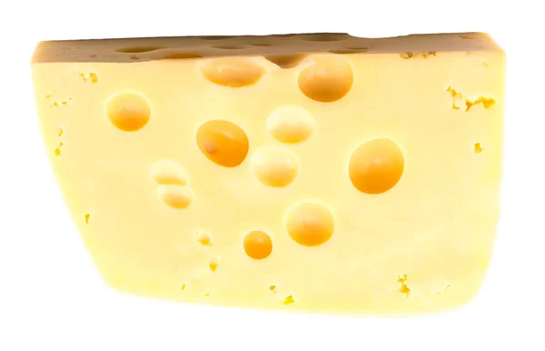 Pedazo de queso aislado sobre un fondo blanco. Con recorte pa — Foto de Stock