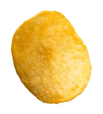 yalıtılmış bir beyaz zemin üzerine patates cipsi yakın çekim