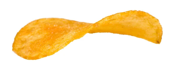 Kartoffelchips in Großaufnahme auf einem isolierten weißen Hintergrund — Stockfoto