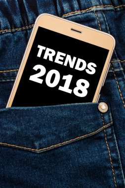 Telefon ekranında eğilimleri 2018 yazıt. Smartphone içinde açık jea