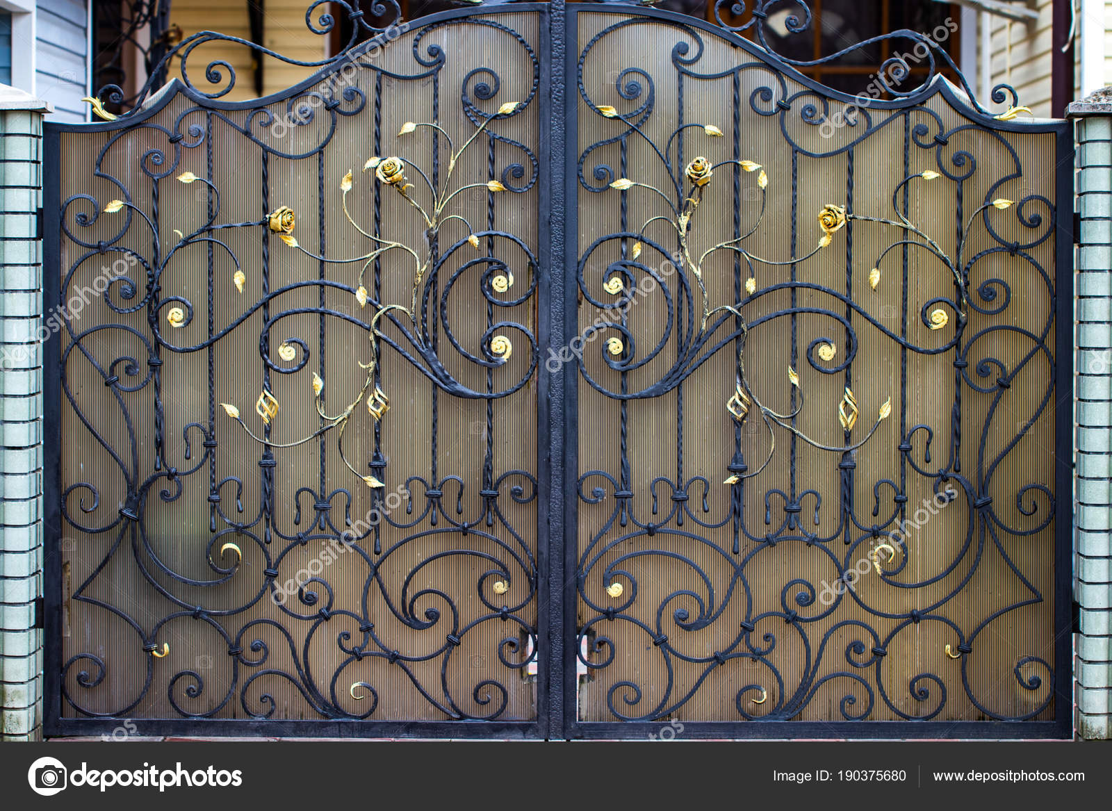 Fotos de Puertas Hierro Forjado Forja Ornamental Elementos Forjados Cerca -  Imagen de © alex_skp #206410282