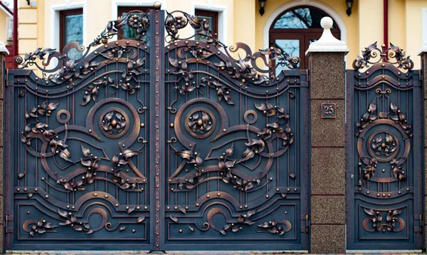 Sahte metal ürünlerinin parçası. yakın plan