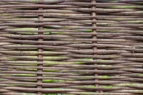 Drewniane tekstury brązowy z cienkich obszarów wiejskich ogrodzenie pręty — Zdjęcie stockowe