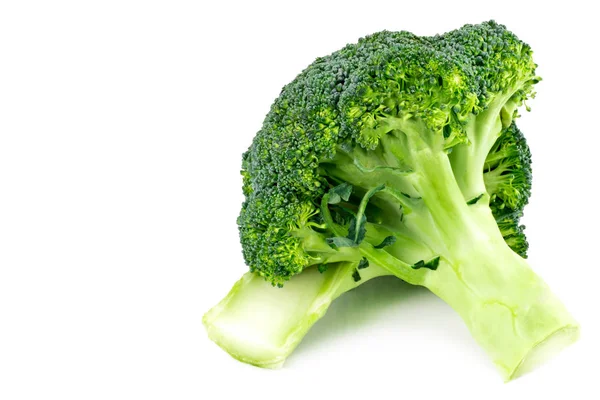 Brokoli segar diisolasi dengan latar belakang putih. Dengan tapak kliping — Stok Foto