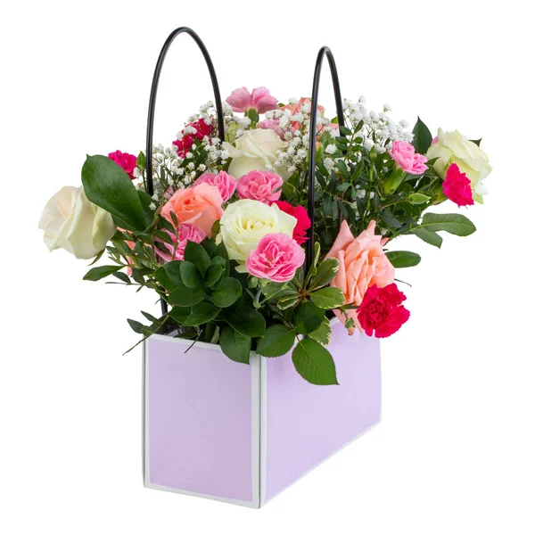 Coffret Cadeau Avec Belles Fleurs Isolées Sur Fond Blanc — Photo