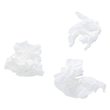 beyaz arkaplanda izole edilmiş kağıt mendil.