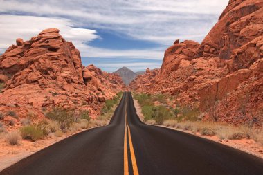 Valley of Fire State park, Nevada, ABD ile doğal yol