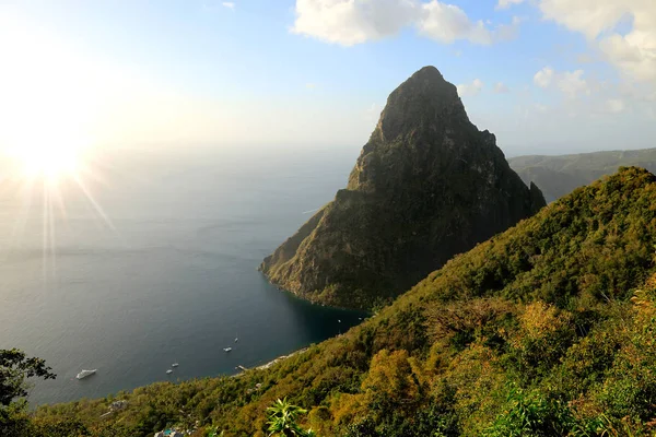 Saint Lucia, Karayip Adaları güzel gün batımı