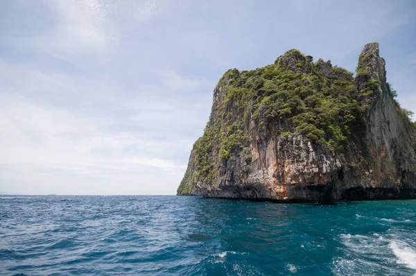 Viajar para ilhas misteriosas — Fotografia de Stock