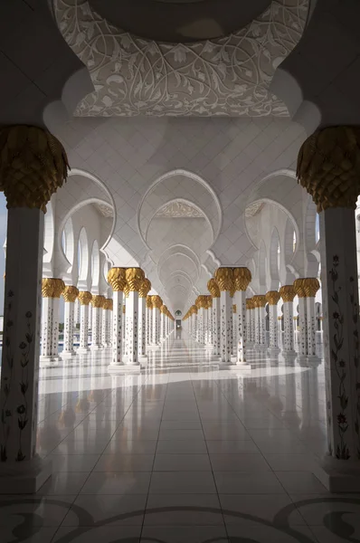 Beyaz Camii görünümü — Stok fotoğraf