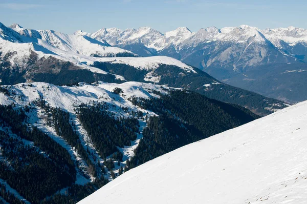 Winterlicher Blick auf die österreichischen Alpen — Stockfoto