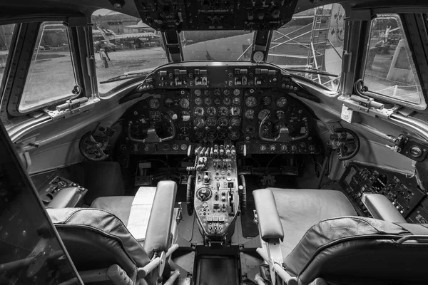 Vickers 806 Viscount Airplane interior. — Fotografia de Stock