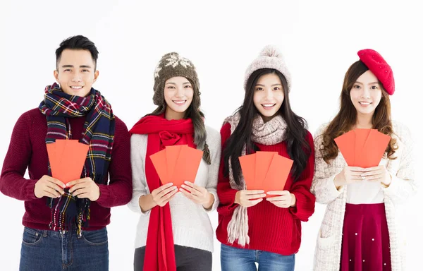 Happy chinese new year. young group showing red envelope — Stock Photo, Image