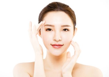 portre genç kadın yüzü beyaz izole