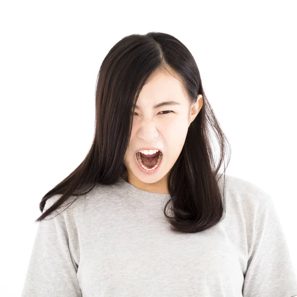 怒っているアジアの若いカジュアルな女性の肖像画 — ストック写真