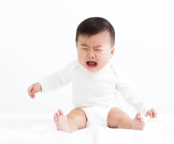 Φωνάζοντας μωρό αγόρι που απομονώνονται σε λευκό — Φωτογραφία Αρχείου