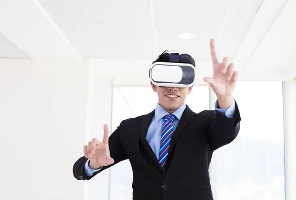 Young Businessman wearing vrl glass at office — Stock Photo, Image