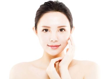 portre genç güzel kadın yüzü beyaz izole