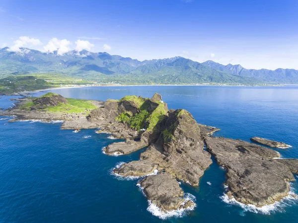 Flygfoto över kusten Sansiantai i Taitung. Taiwan — Stockfoto