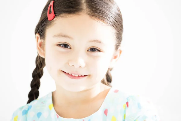 Close-up sorridente menina rosto — Fotografia de Stock