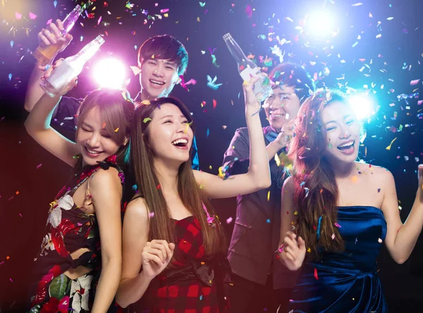 Junge Gruppe Genießt Party Und Spaß — Stockfoto