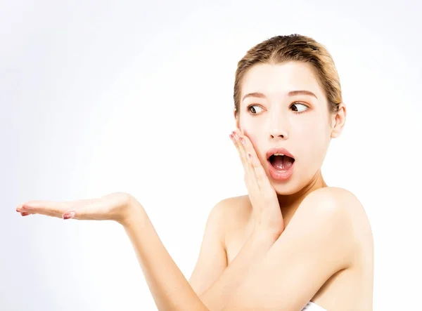 Woman Showing Beauty Product Her Hand — Stock Photo, Image