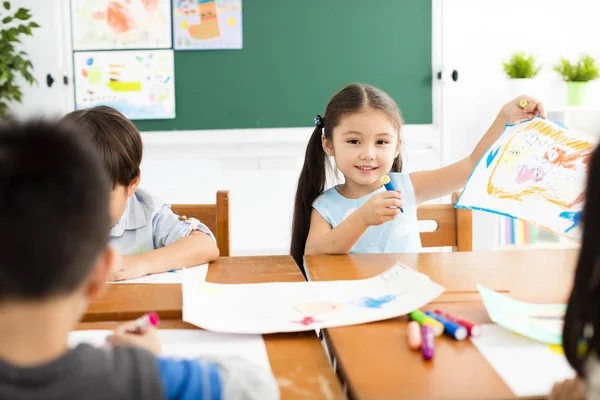 Gelukkig Klein Meisje Tekening Klas — Stockfoto