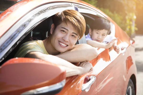 Pai Filho Desfrutar Viagem Carro Verão — Fotografia de Stock