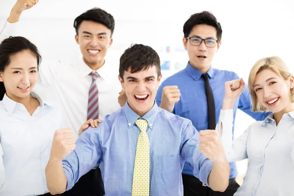 Щаслива Успішна Багатоетнічна Бізнес Команда — стокове фото