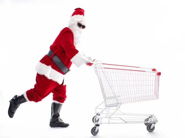 Szczęśliwy Święty Mikołaj z świątecznym koszykiem — Zdjęcie stockowe