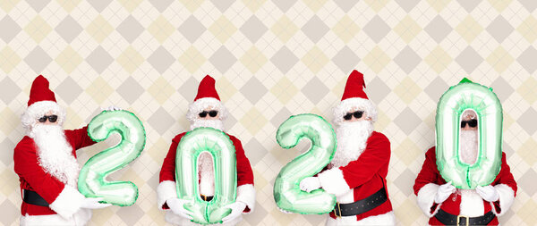 С Рождеством и с Новым 2020 годом с милым Санта-Клаусом
