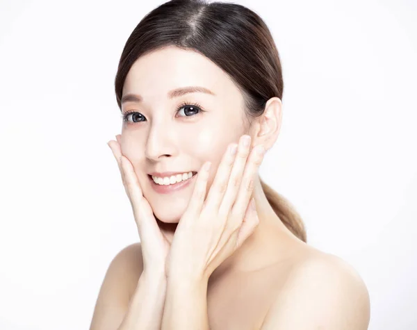 Closeup asiático jovem beleza com limpo fresco pele — Fotografia de Stock