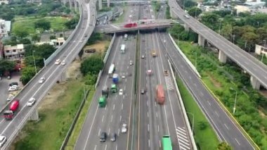 Kaohsiung 'daki otoyol kavşağının hava görüntüsü. Tayvan. Zaman aşımı