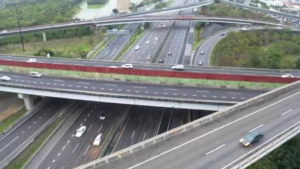 高雄の高速道路交通システム高速道路のインターチェンジの空中ビュー 経過時間 — ストック動画