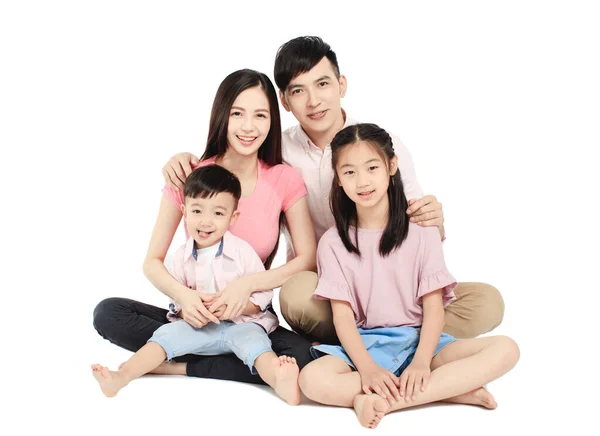 Glücklich Junge Asiatische Familie Sitzt Auf Dem Boden — Stockfoto