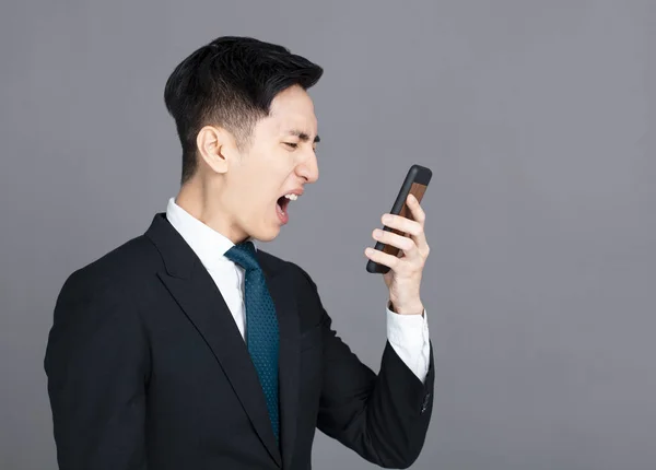 Hombre Negocios Enojado Gritando Teléfono Móvil —  Fotos de Stock