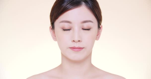 Nahaufnahme Asiatische Junge Schönheit Mit Sauberer Frischer Haut — Stockvideo