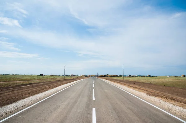 White line on an empty highway — Stock Photo, Image