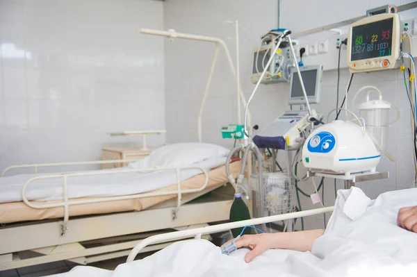 Sala de UTI em um hospital — Fotografia de Stock