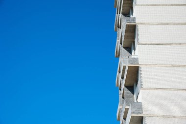 Çok katlı bir bina. Çok katlı konut inşaatı