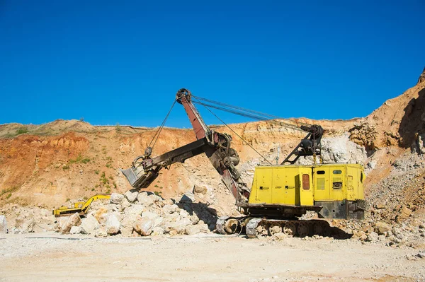 Production of stone at a forsaken quarry — Stock Photo, Image