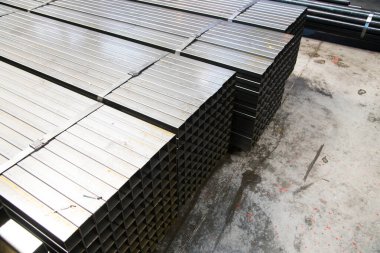 Metal boruların üretimi için bitki. Çelik borular yığını