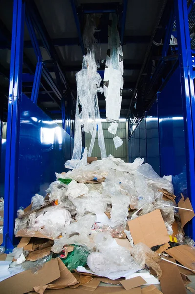 Fábrica de reciclagem de resíduos — Fotografia de Stock