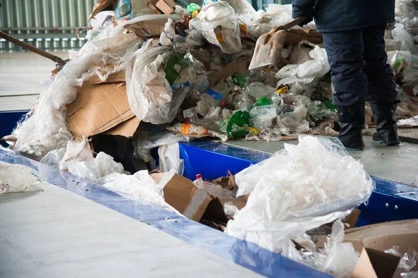 Fábrica de reciclagem de resíduos — Fotografia de Stock