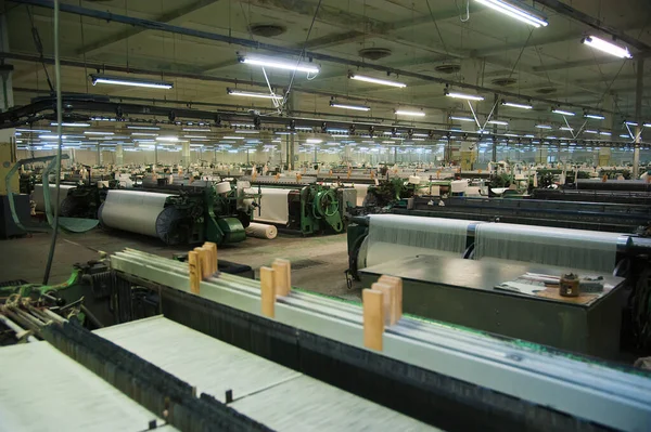 Průmyslové tkaniny výrobní linka — Stock fotografie