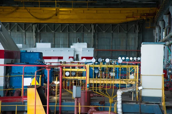 Modern bir termik santralin içi.