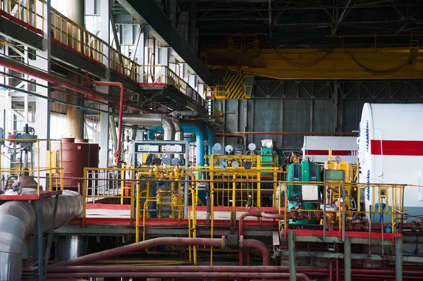 Modern bir termik santralin içi.